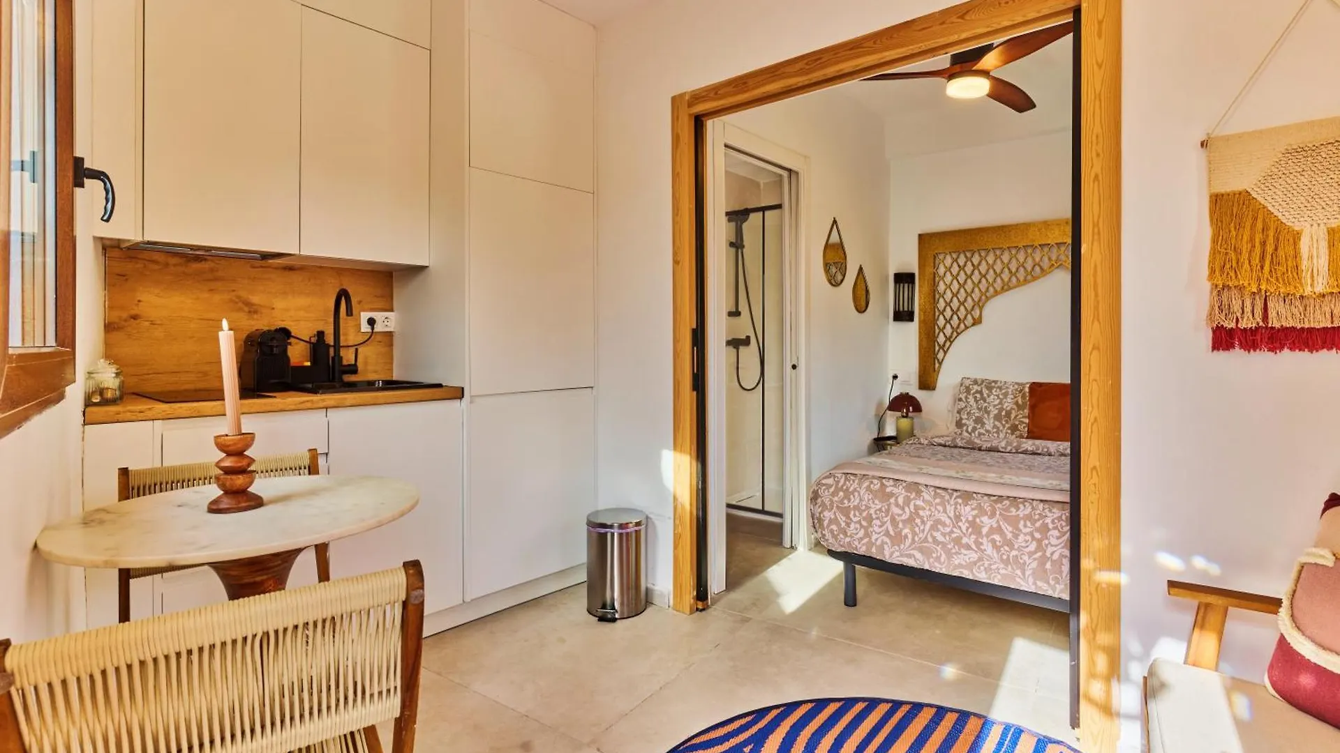 Cueva La Bonica - Hostatel Apartment Granada Spain